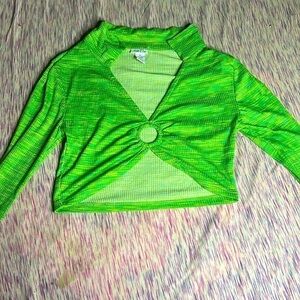 RUE 21 GREEN YELLOW RING LONG-SLEEVE CROP TOP